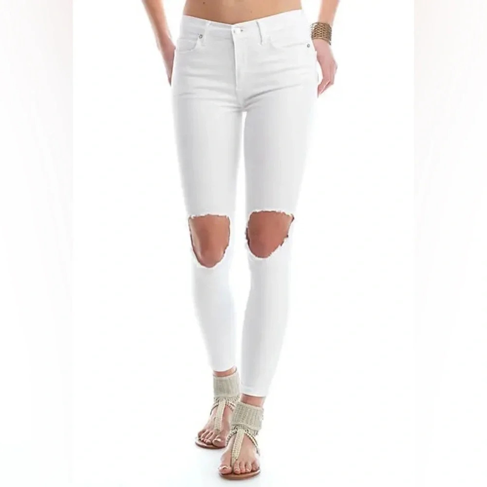 Free People Distressed White Jeans NWT Size 27